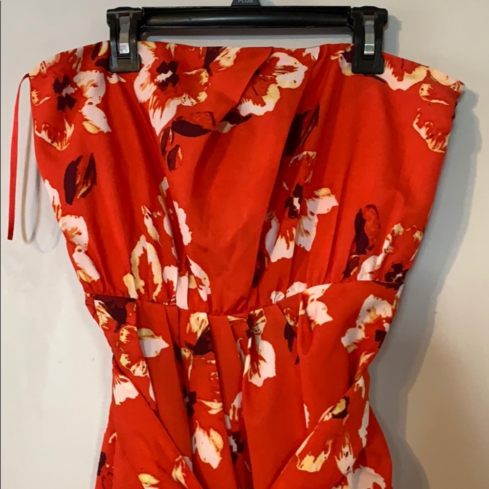 Express Strapless Dress - Picture 2 of 3